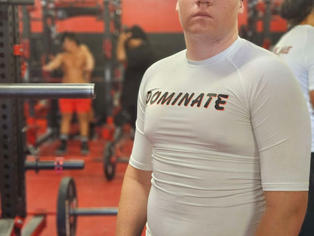 What is an Oak Hills Football Servant Leader?